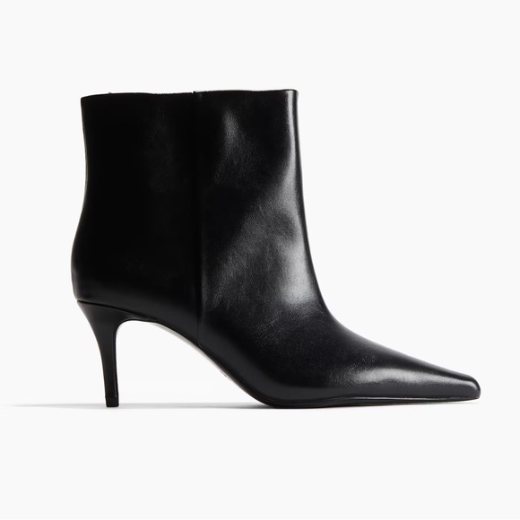 H&M Shoes - 🆕 NWT H&M HEELED BOOTS BLACK